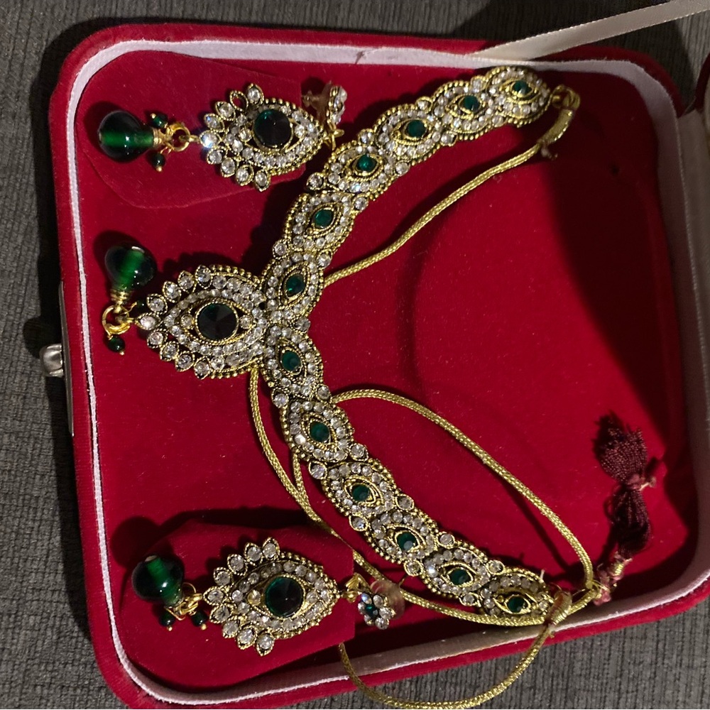 Gold and Green Jewelry Set